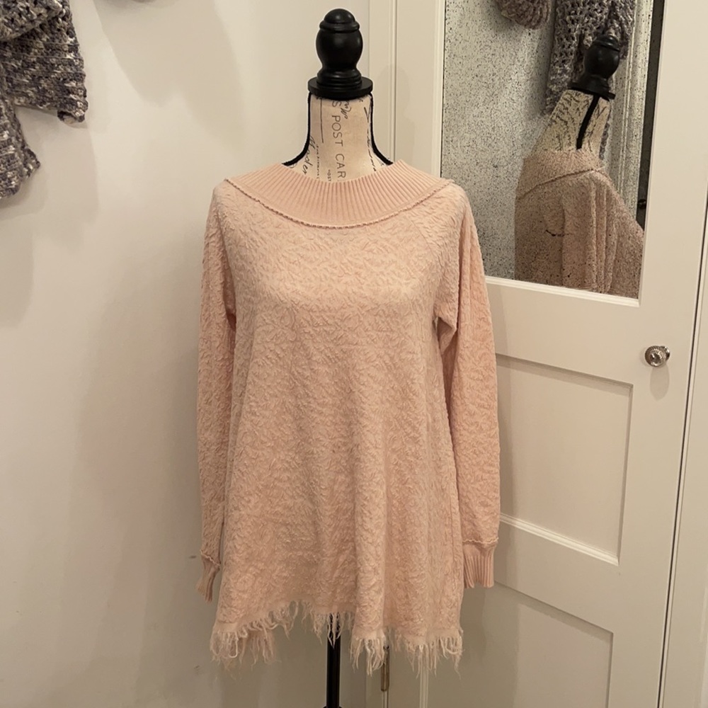 SOLD Free People !! Light Pink textured light-weight sweatshirt Top - Picture 1 of 7